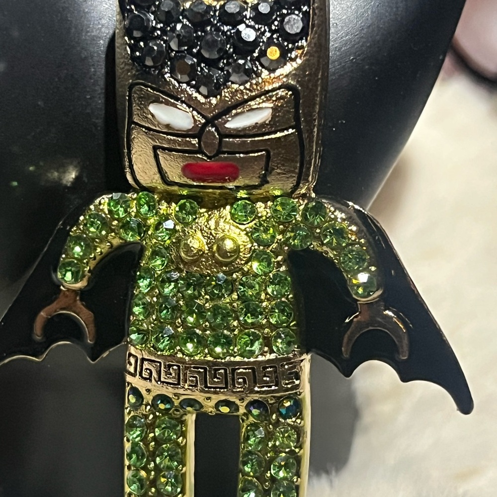 Bat-Themed Rhinestone Keychain - Picture 2 of 6